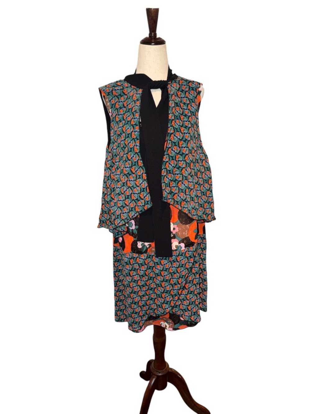 Anna Sui Floral Art in Fashion Dress - Picture 2 of 5